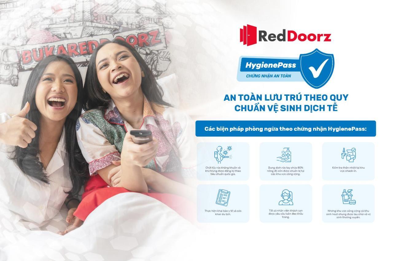Reddoorz Near Tan Huong Market Thành Pho Ho Chí Minh Esterno foto