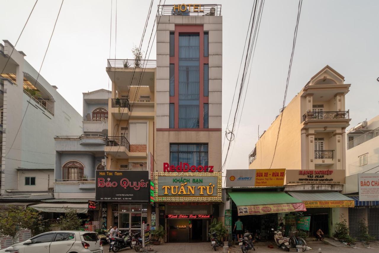 Reddoorz Near Tan Huong Market Thành Pho Ho Chí Minh Esterno foto
